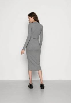 Bestpreis ✔️ Even&Odd Damen PERKIN CROPPED SKIRT SET - Strickpullover - Mottled Grey ❤️ -SchuheKonig Geschaft 42ea453fd75b40e4b4931898bcf09ec8