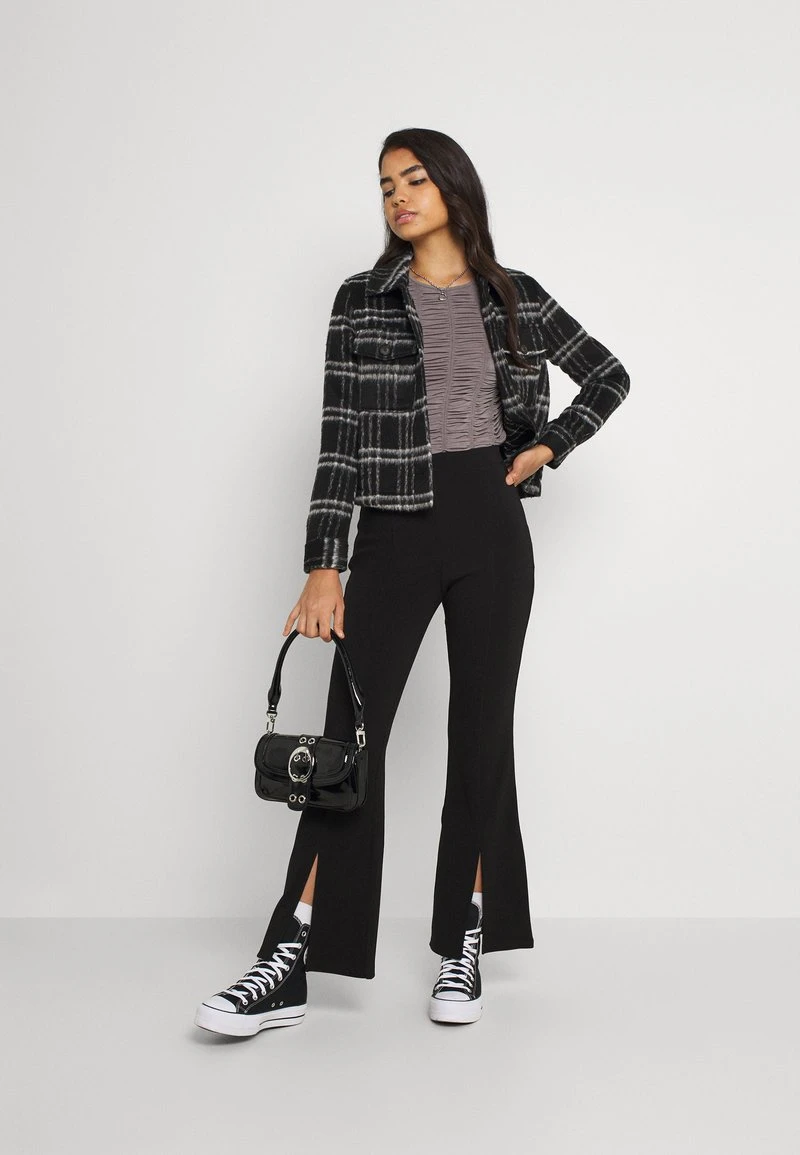 Top 10 🌟 Even&Odd Damen SPLIT FRONT FLARED - Stoffhose - Black ❤️ 4 Top 10 🌟 Even&Odd Damen SPLIT FRONT FLARED - Stoffhose - Black ❤️ – Bild 2