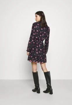 Bestpreis 👍 Even&Odd CINTERED V NECK ALL OVER MESH MINI VOLANT DRESS - Freizeitkleid - Black/red | Damen 🎉 -SchuheKonig Geschaft 84eee7edc992403fb78b99947093c6db