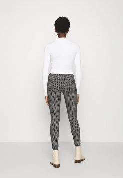 Großhandel 😍 Even&Odd Damen 2 PACK - Strickpullover - Black/white 🛒 -SchuheKonig Geschaft e4ccb4a491b944f8a502c12963fd630b