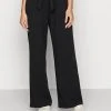 Großhandel ✨ Even&Odd BELT DETAIL WIDE LEG PANTS - Stoffhose - Black | Damen 😀